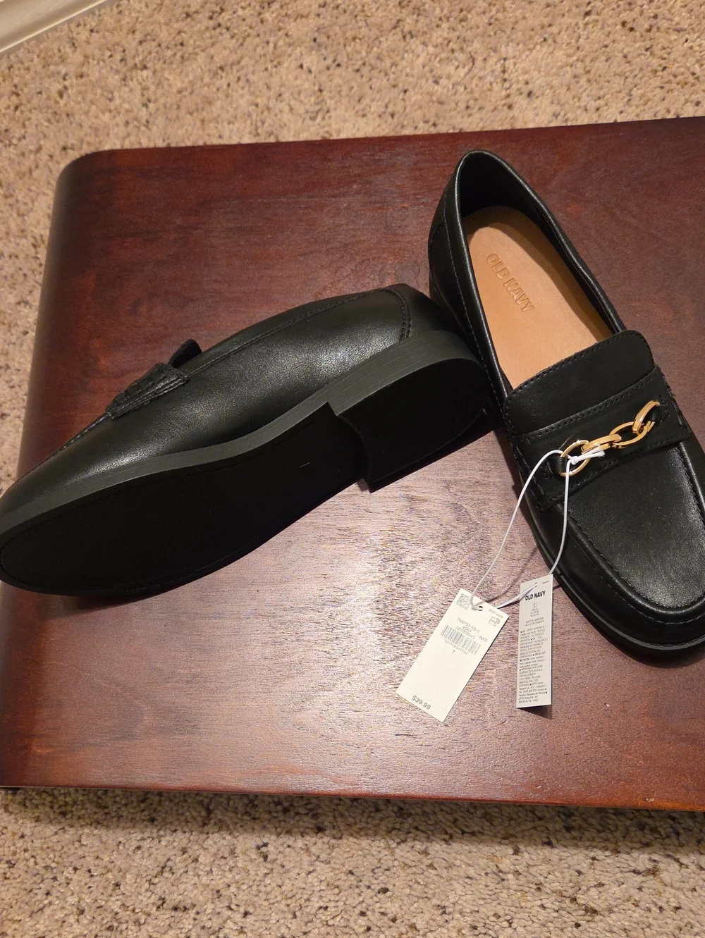 Old Navy Black Women’s Slip-On Loafers with Gold Chain Accent Size 7 NWT